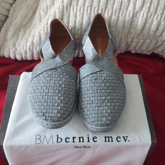 NWOT "Bernie Mev" Slip-on Shoes, Color Pewter Size 40 - Picture 5 of 8